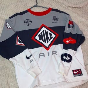 Women’s Nike sweatshirt